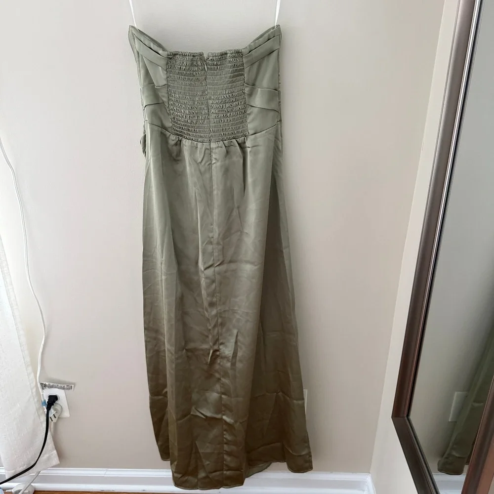 Petal‎ and Pup Sage Green Satin Strapless Maxi Dress Side Slit Size Medium - Picture 5 of 7